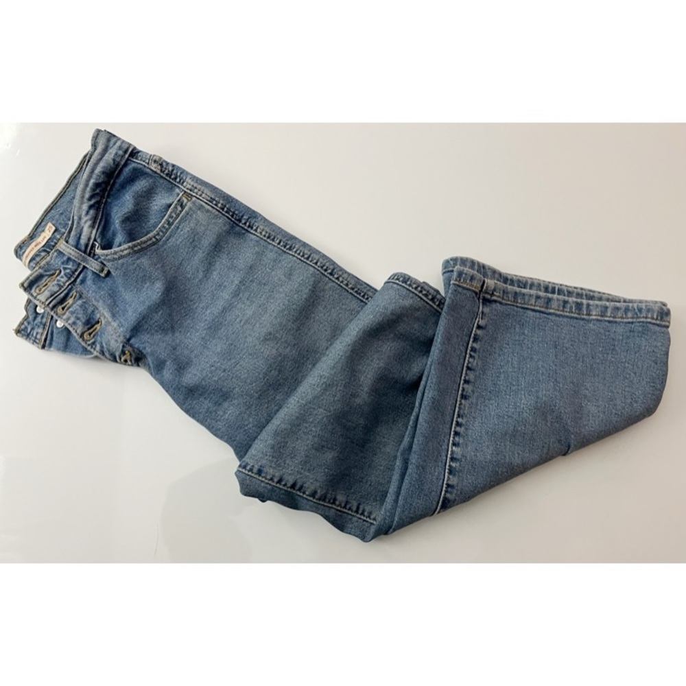 Levi’s • Mile High Wide Leg Crop Blue Jeans